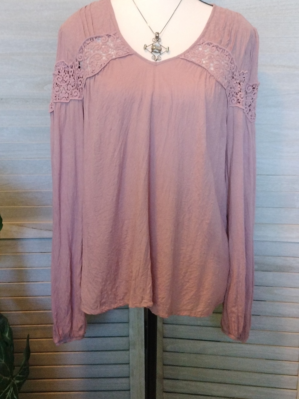 ⚜️ Jolt Crochet Lace Blouse - Size L